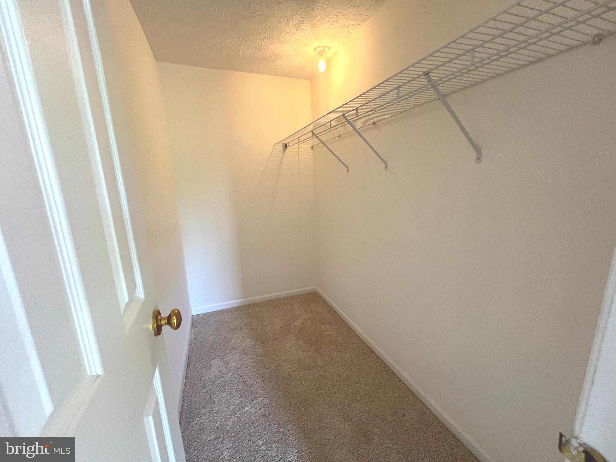 ASHBURN VILLAGE - Residential