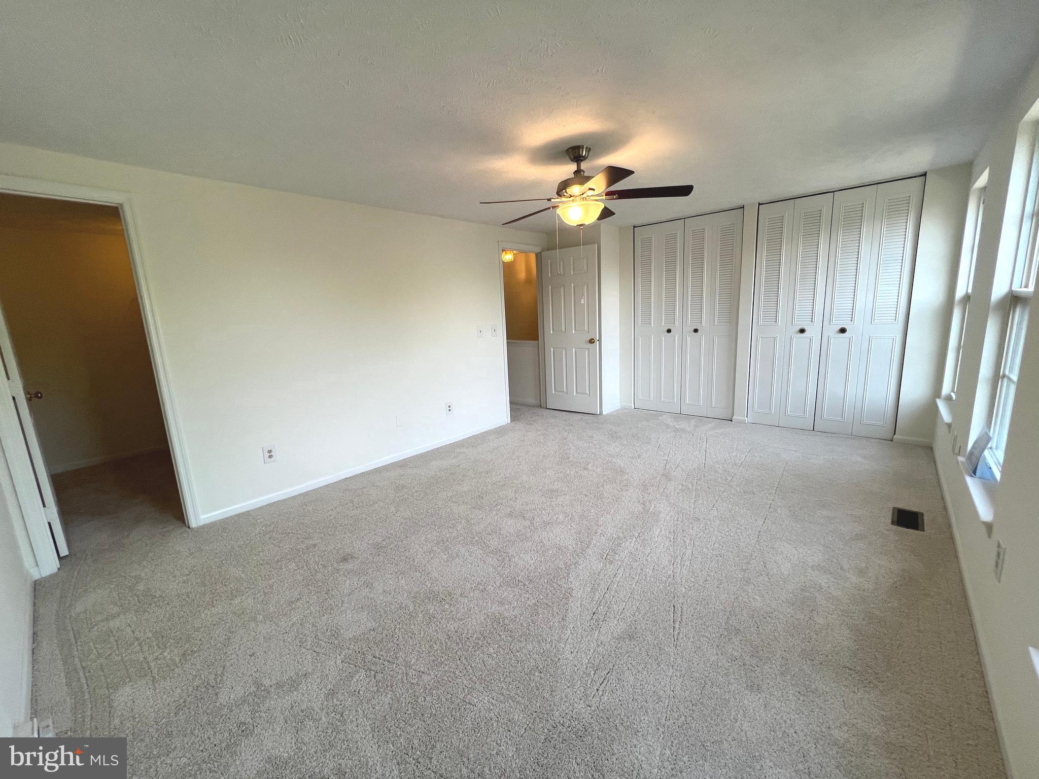 ASHBURN VILLAGE - Residential