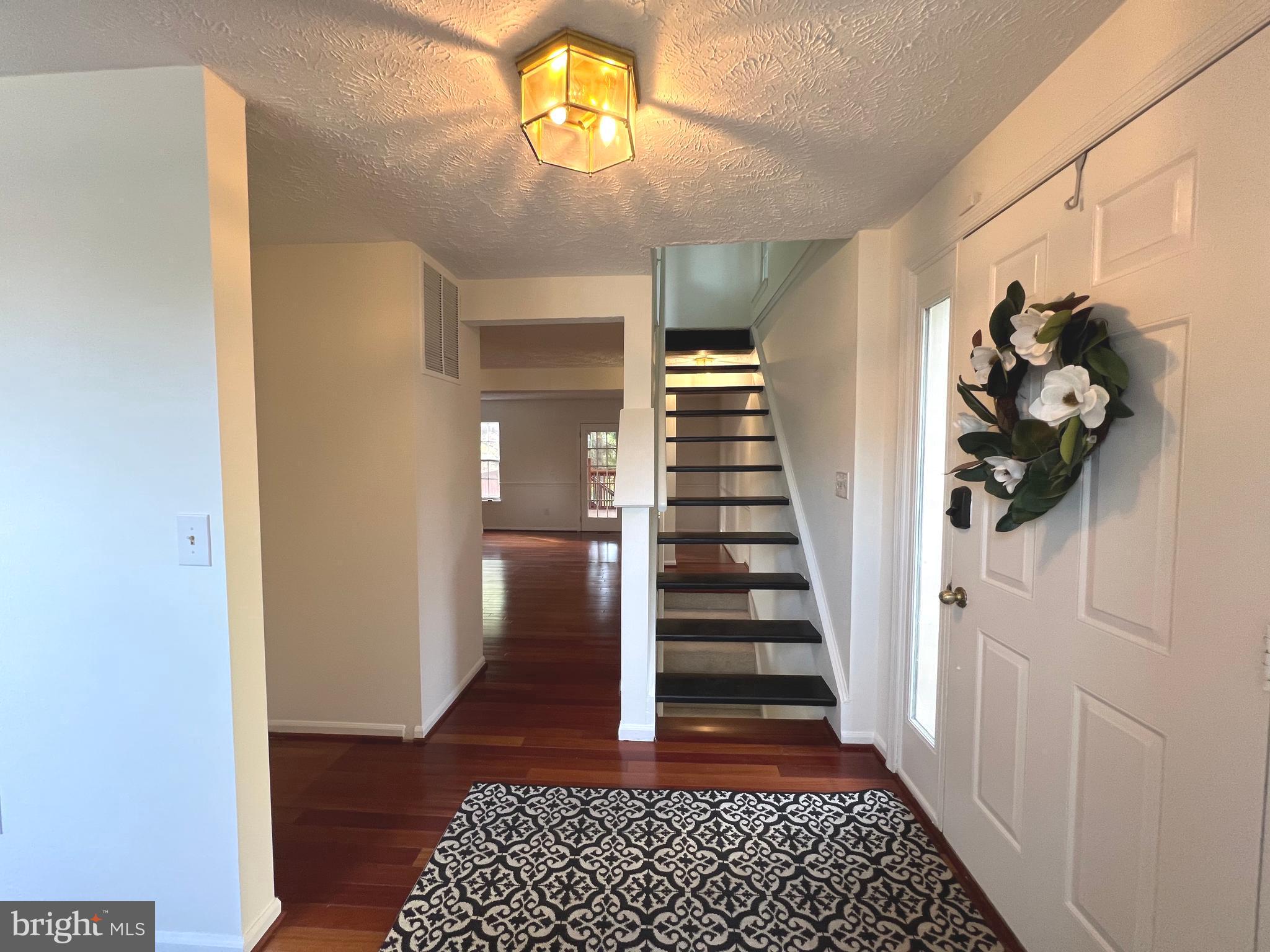 ASHBURN VILLAGE - Residential