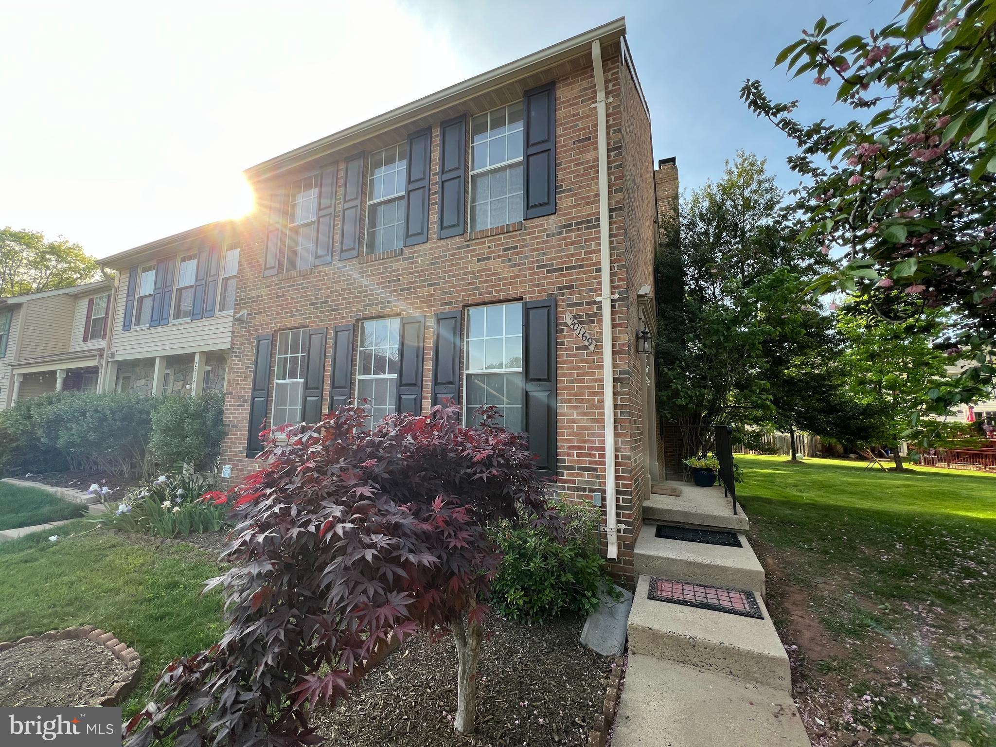 ASHBURN VILLAGE - Residential