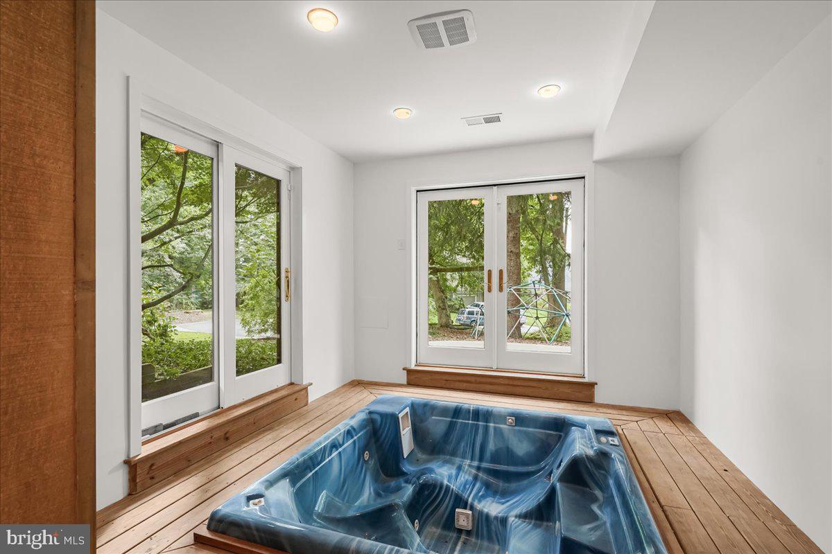 GLEN ECHO HEIGHTS - Residential