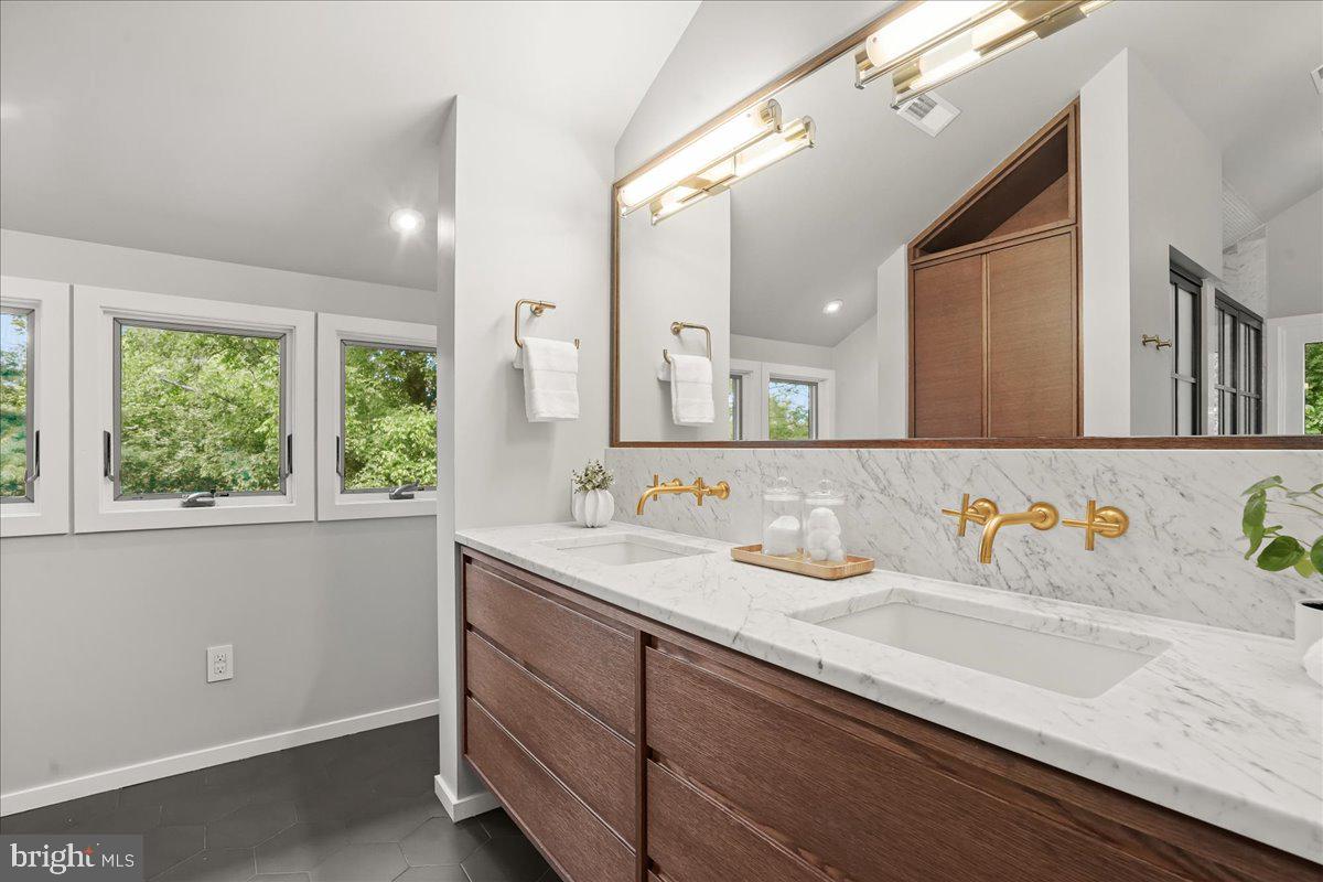 GLEN ECHO HEIGHTS - Residential