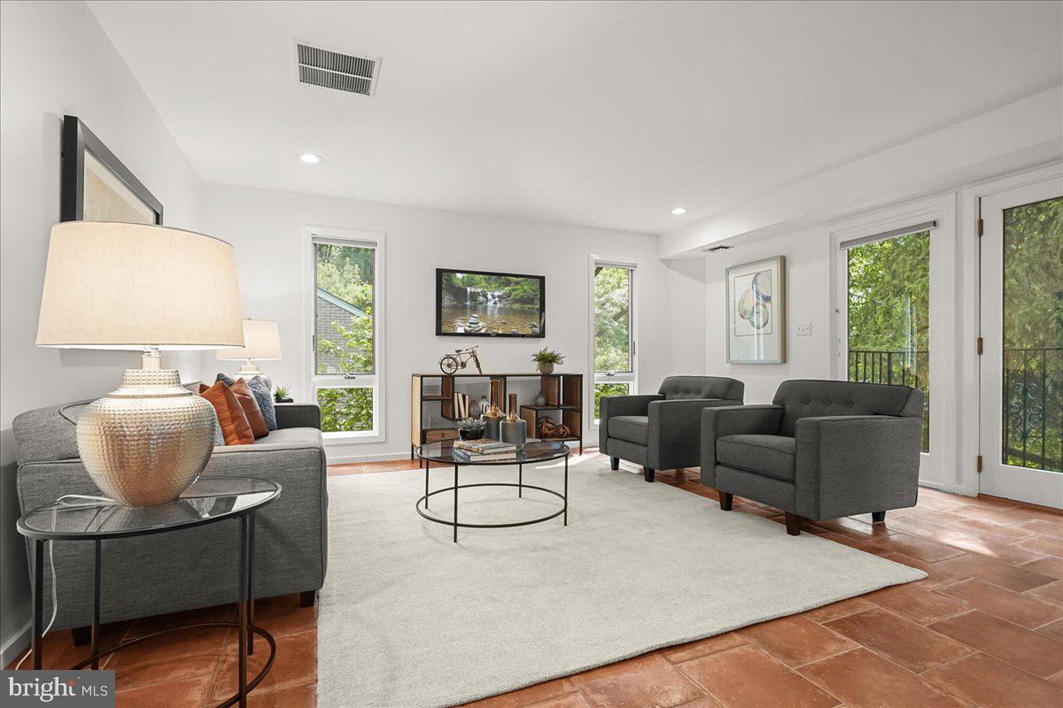 GLEN ECHO HEIGHTS - Residential