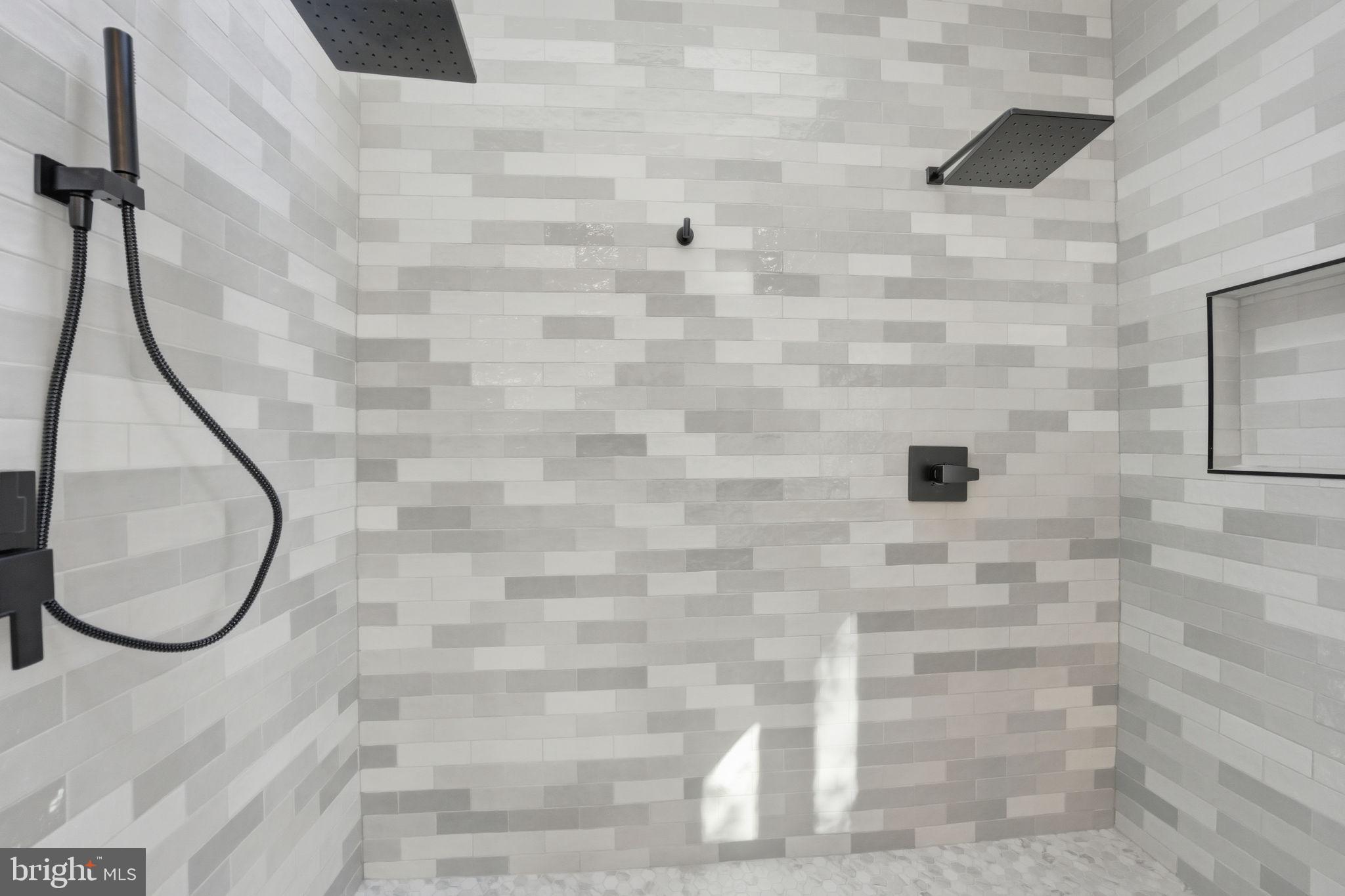 ANNALEE HEIGHTS - Residential