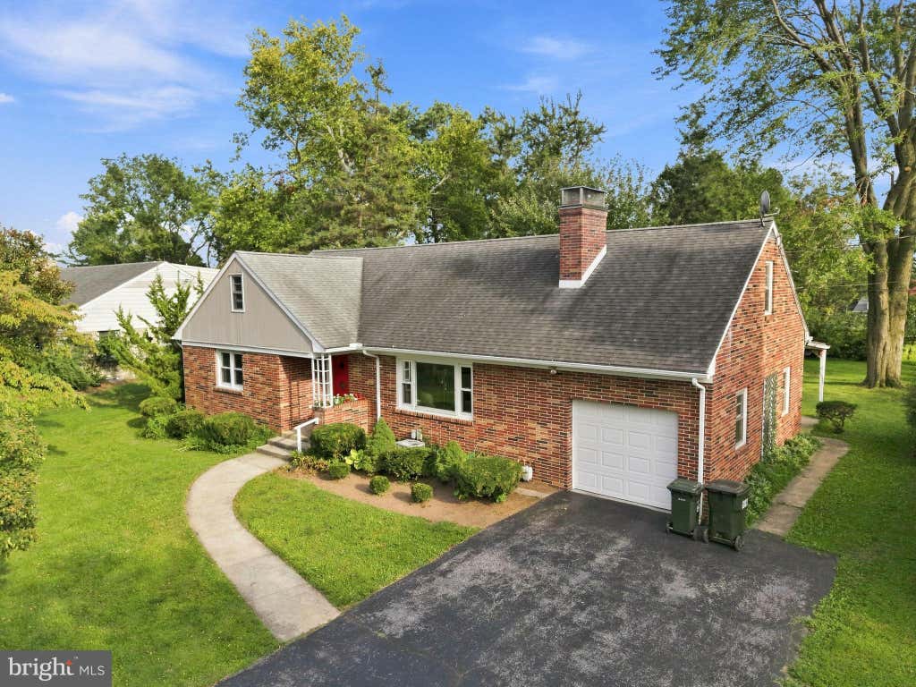Photo of 332 Ruth Ridge Drive, LANCASTER, PA 17601 (MLS # PALA2094356)