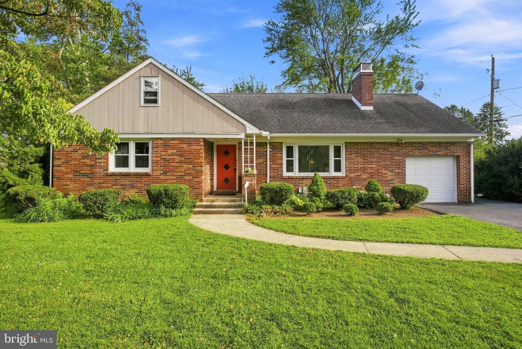 Photo of 332 Ruth Ridge Drive, LANCASTER, PA 17601 (MLS # PALA2094356)