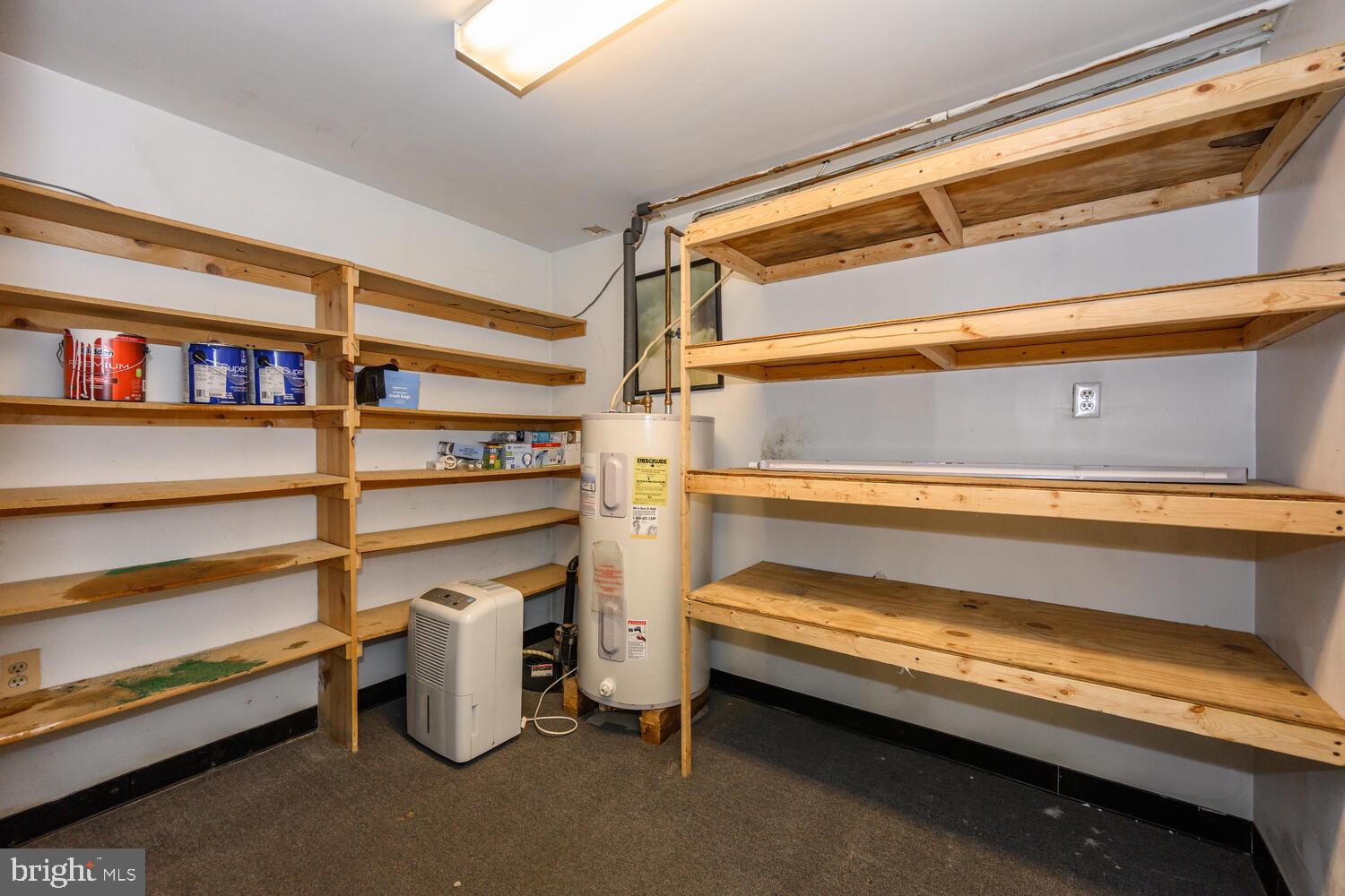 HALLMARK WOODS - Residential