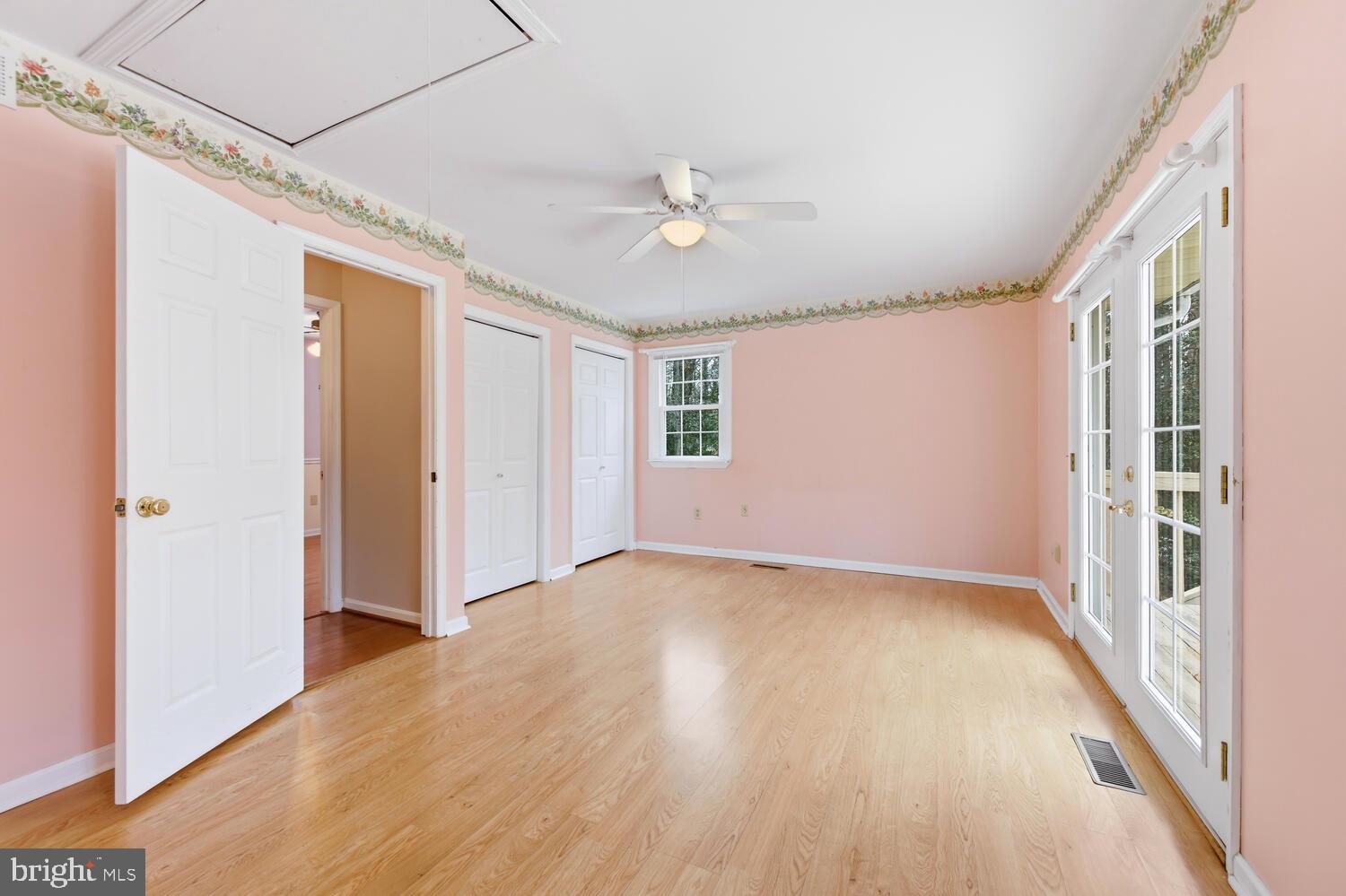 HALLMARK WOODS - Residential