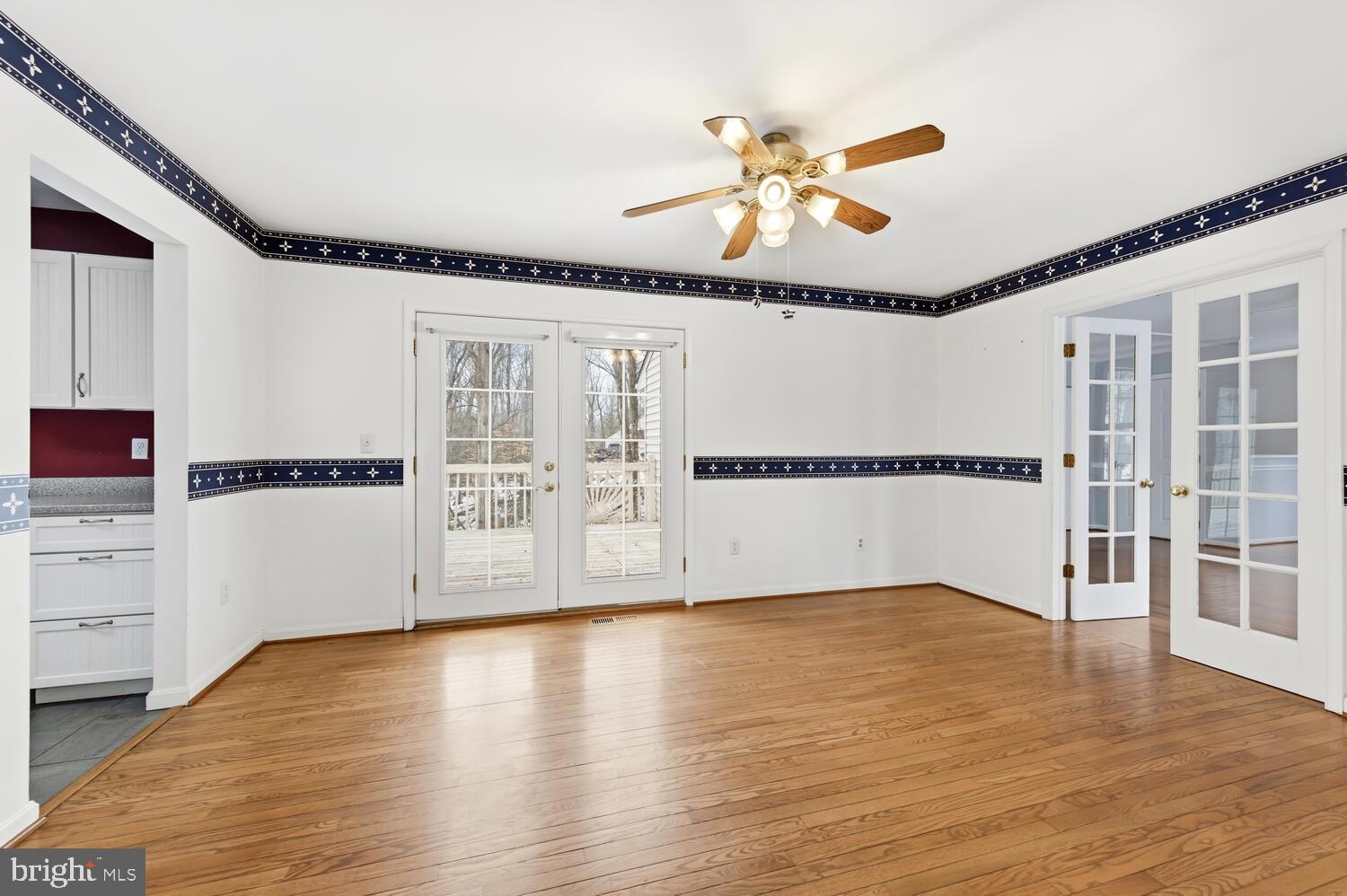 HALLMARK WOODS - Residential