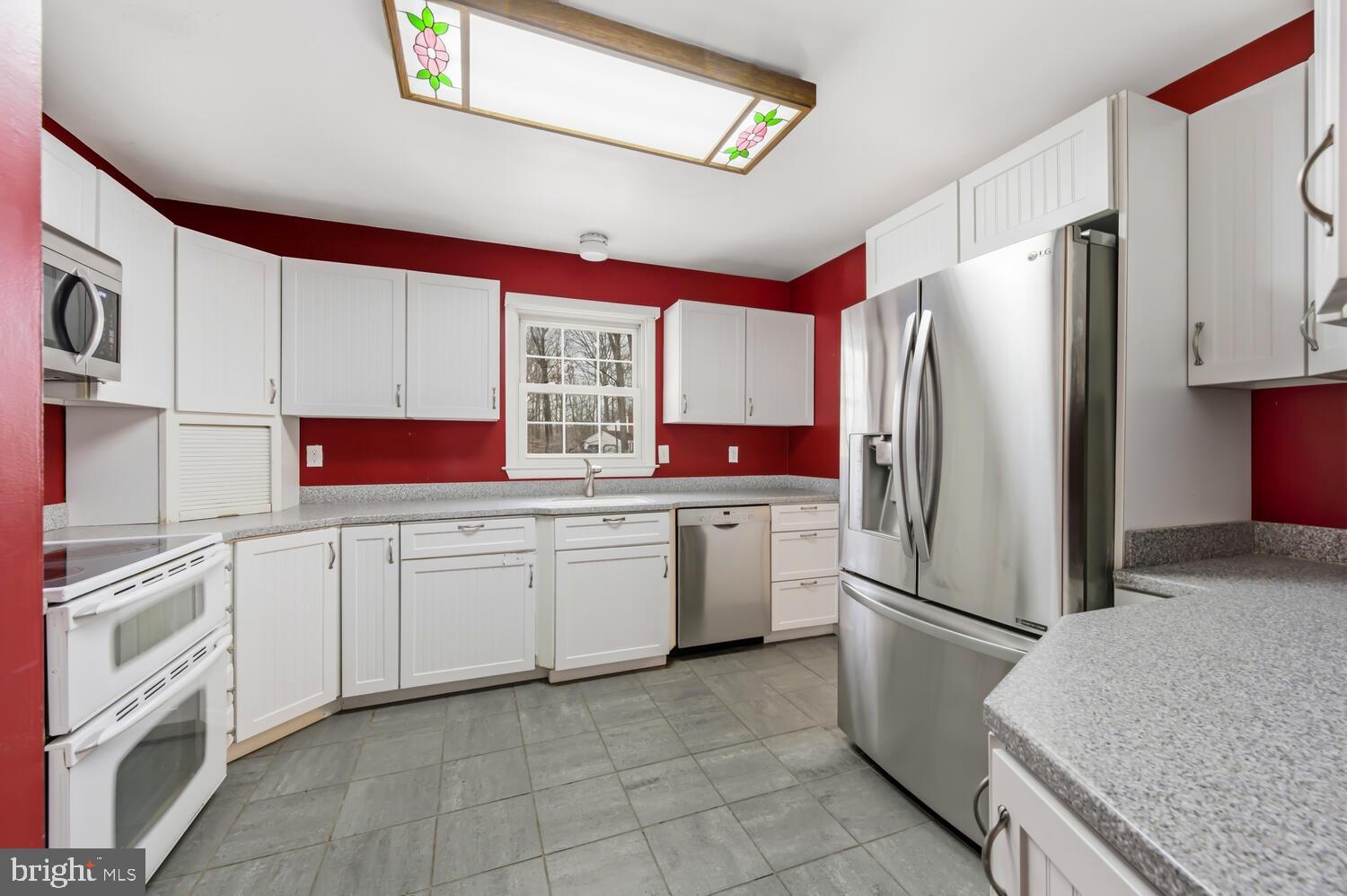 HALLMARK WOODS - Residential