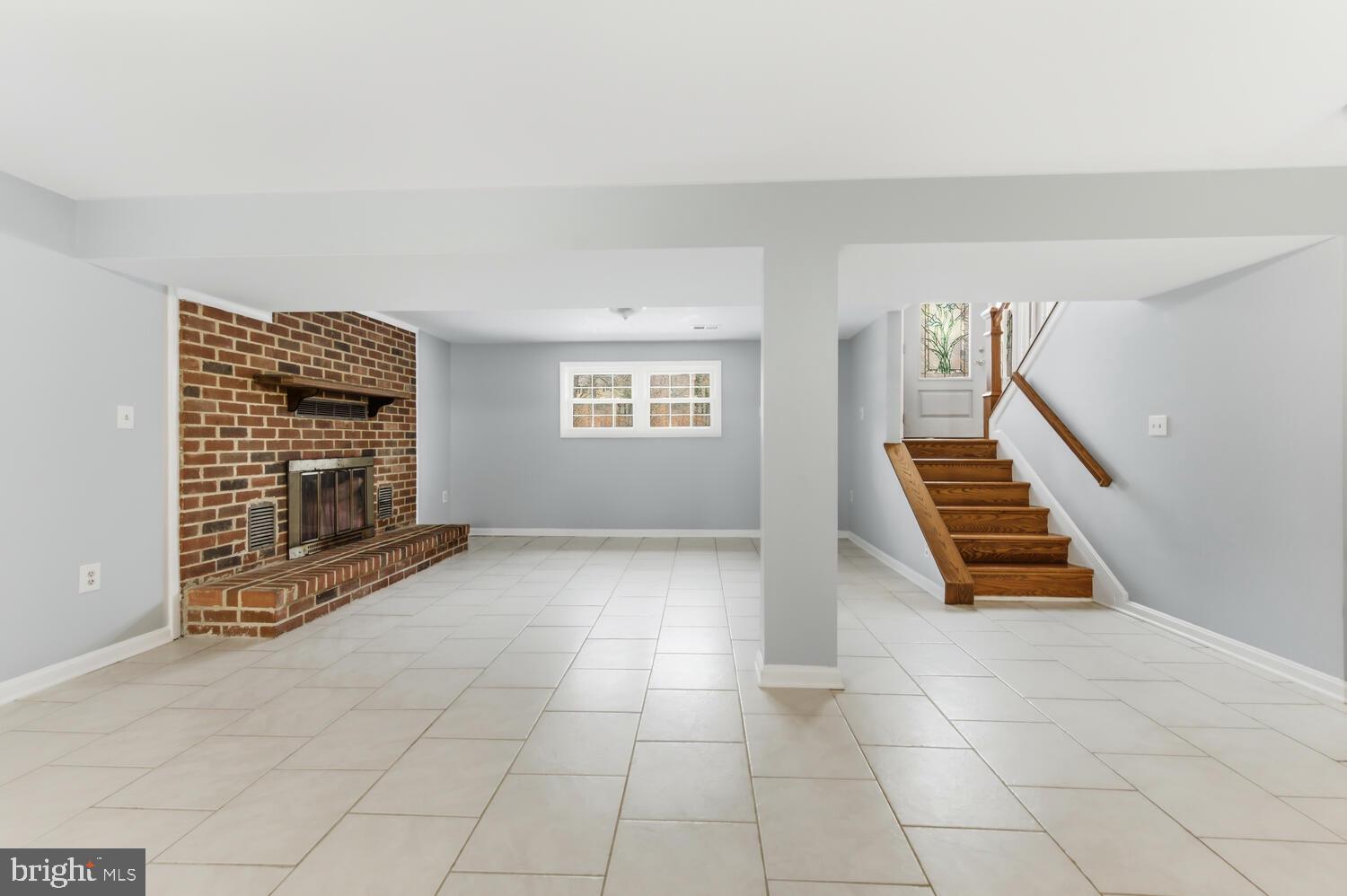 HALLMARK WOODS - Residential