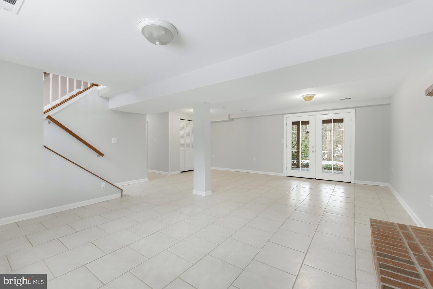 HALLMARK WOODS - Residential