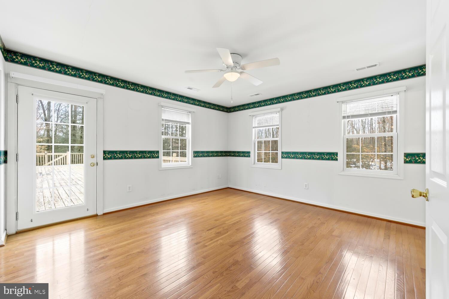 HALLMARK WOODS - Residential