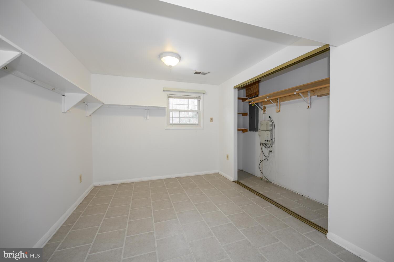 HALLMARK WOODS - Residential