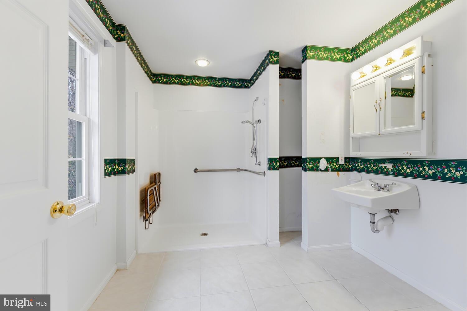 HALLMARK WOODS - Residential