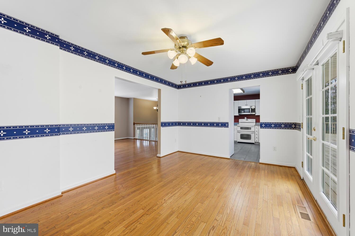 HALLMARK WOODS - Residential