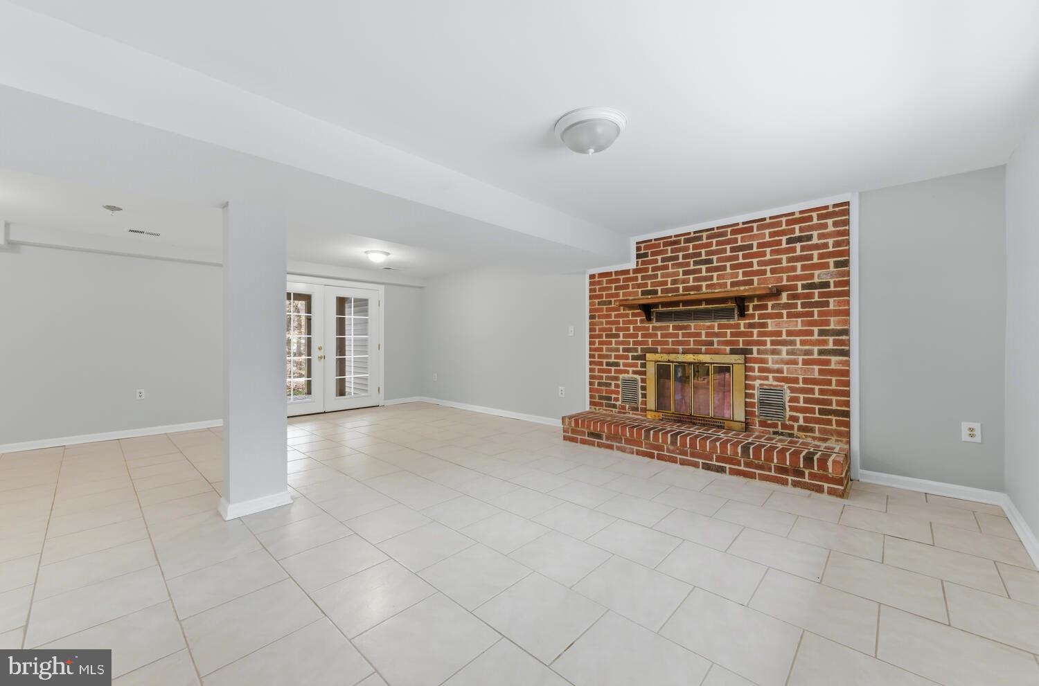 HALLMARK WOODS - Residential