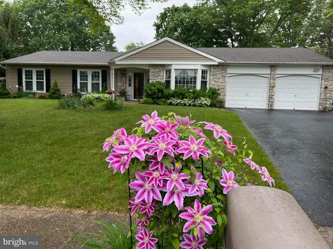 Photo of 923 Pickering Drive, YARDLEY, PA 19067 (MLS # PABU2116970)