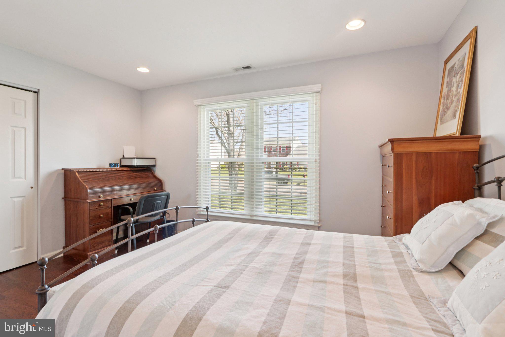 YARDLEY HUNT - Residential