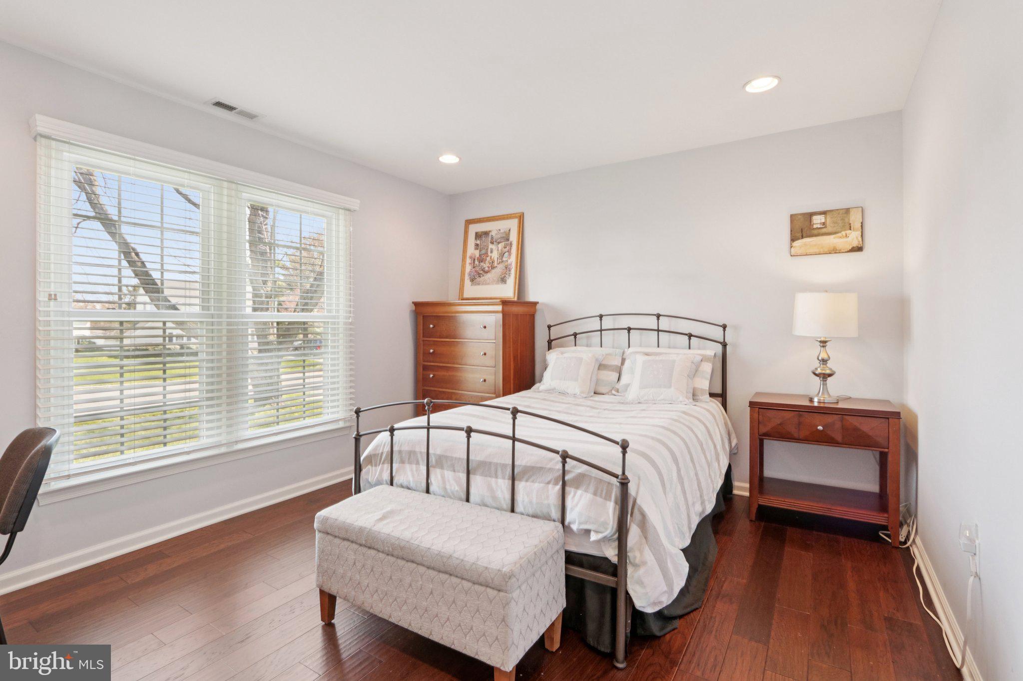 YARDLEY HUNT - Residential