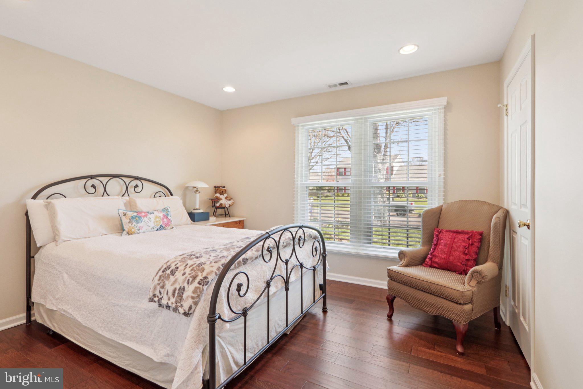 YARDLEY HUNT - Residential