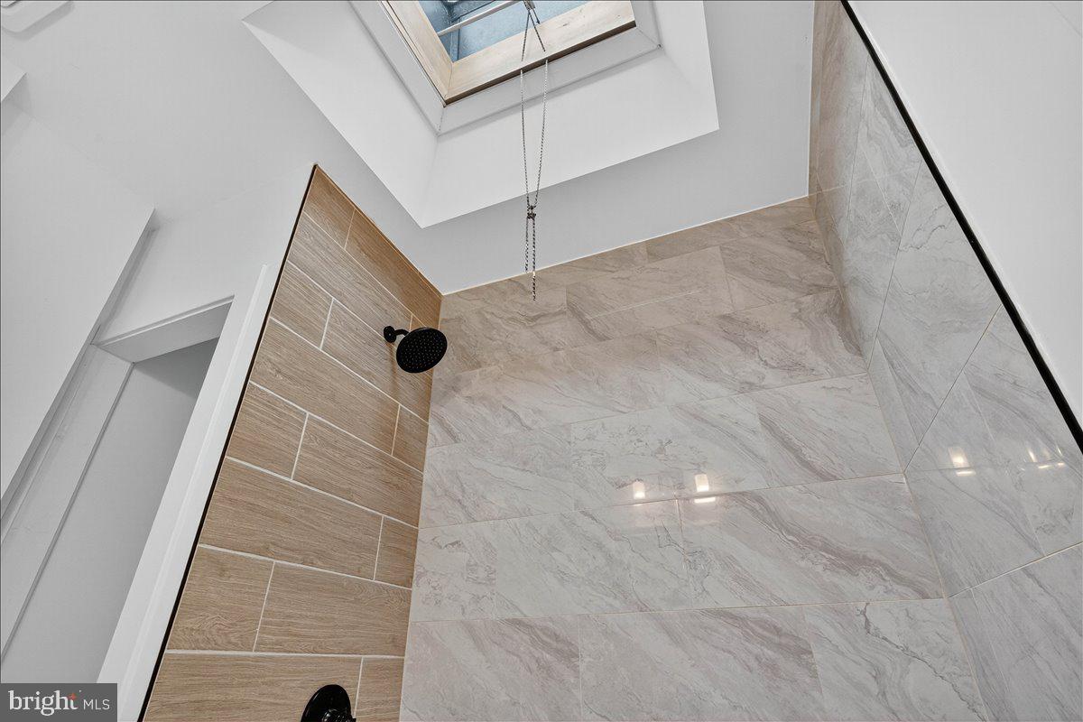 WEST OAK LANE - Residential