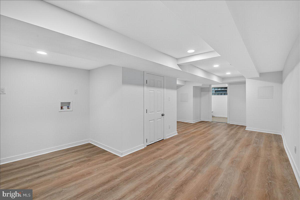 WEST OAK LANE - Residential