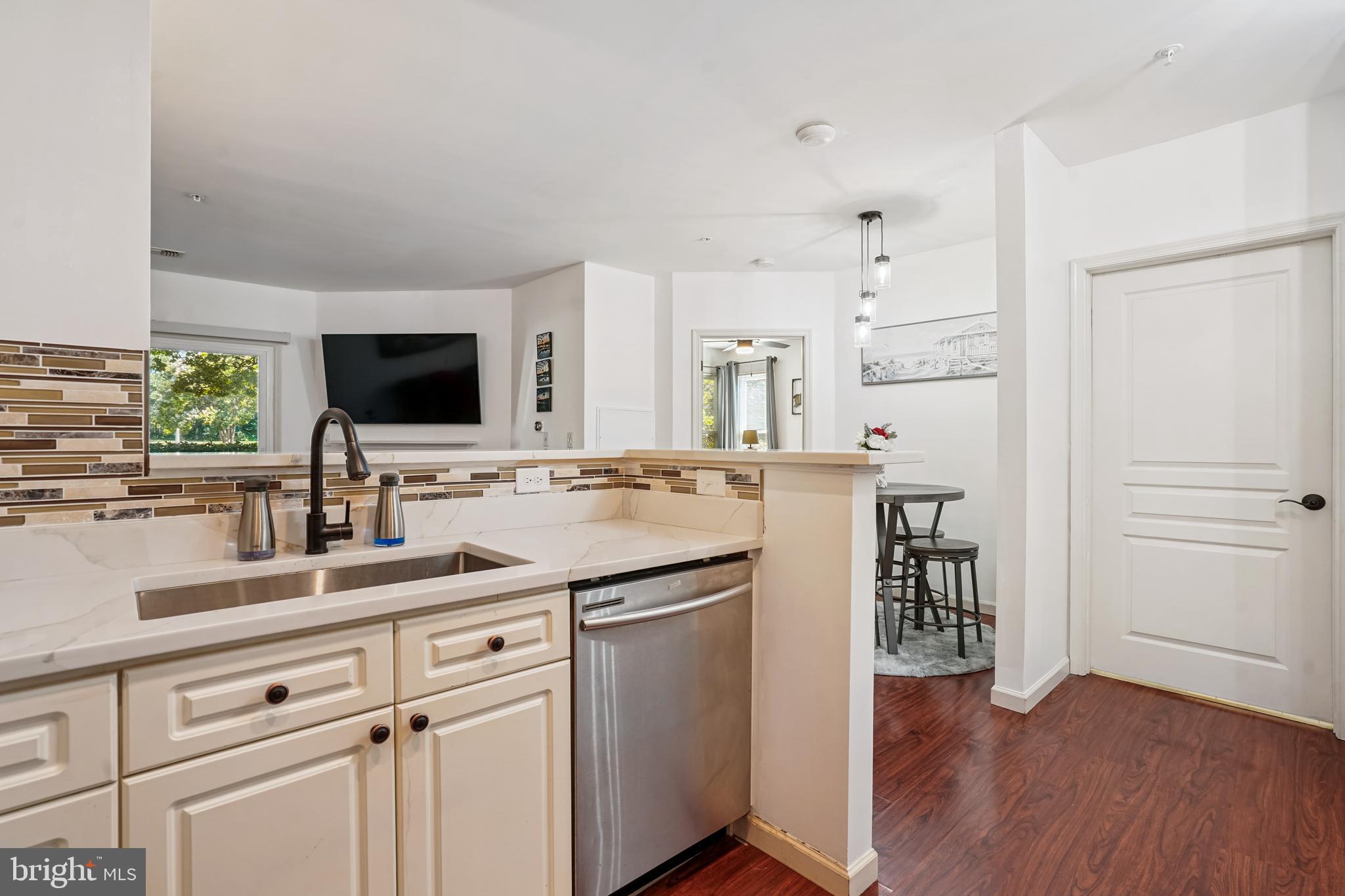 WORLDGATE CONDO - Residential