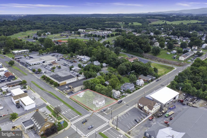 Commercial property zoned C1. High traffic intersection that is signalized.  Corner lot facing 6th and commerce street. Property next door also for sale offering a total of 0.43 acreage. Additional property could also be combined. Close to I66 with easy access to I81. Minutes to new hospital. Lots of possibilities. Offering seller financing$$