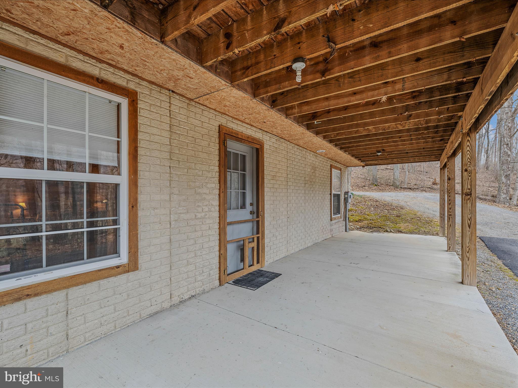 ROUSE MOUNTAIN - Residential