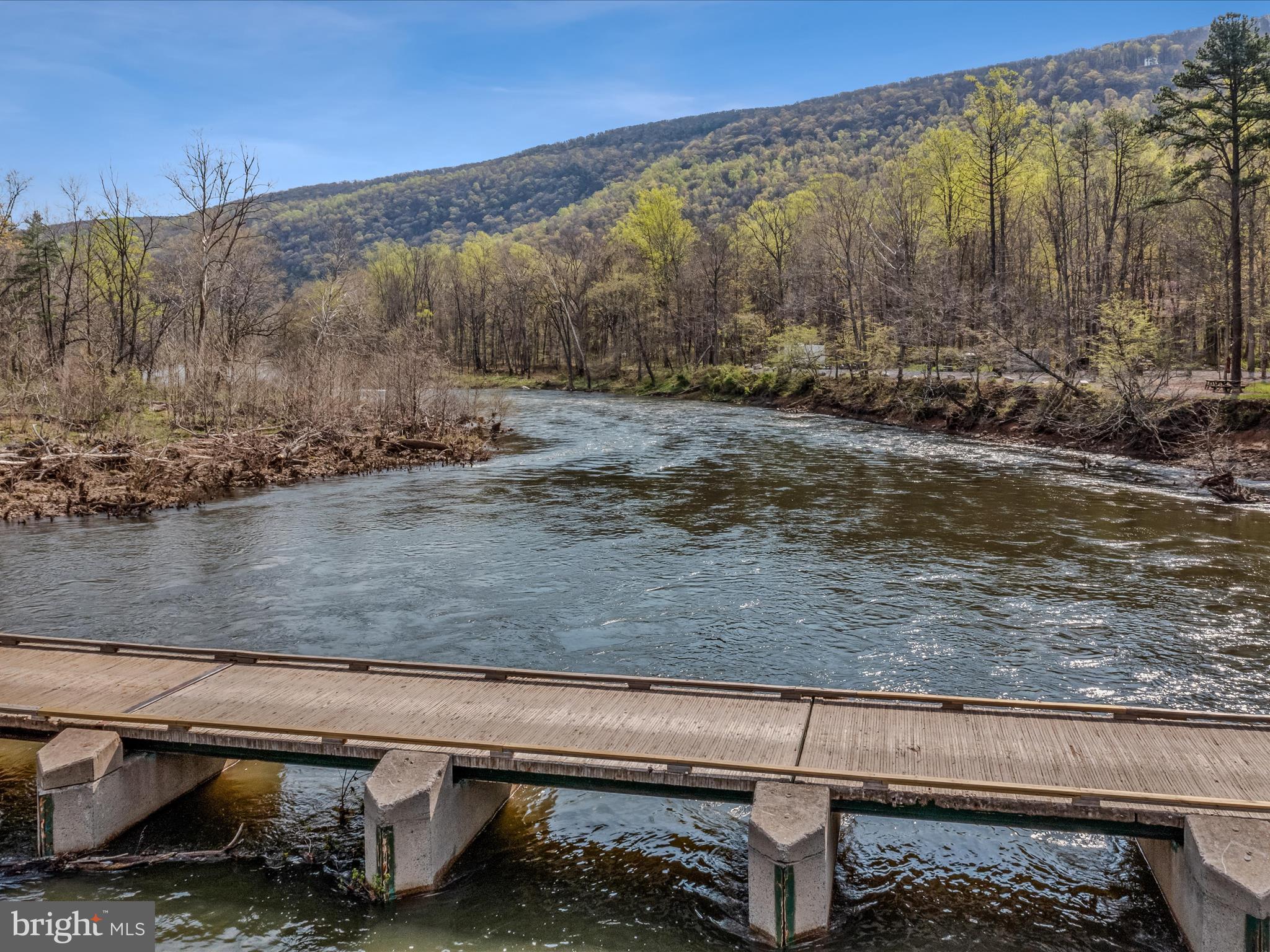 ROUSE MOUNTAIN - Residential