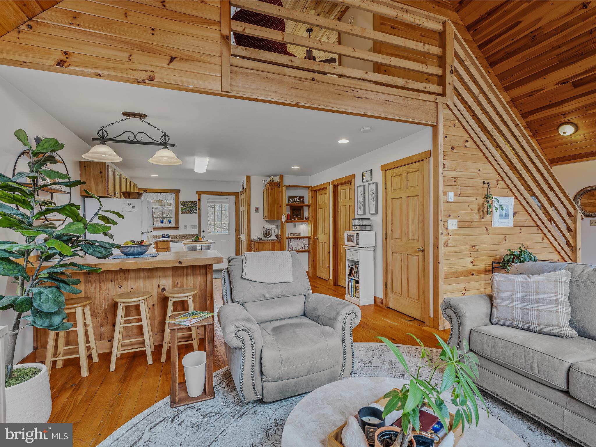 ROUSE MOUNTAIN - Residential