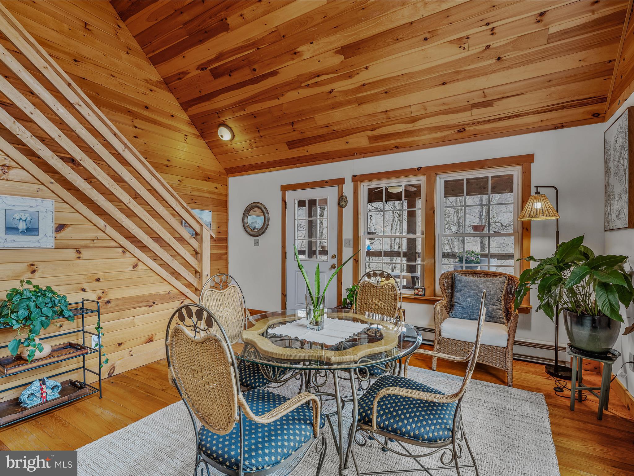 ROUSE MOUNTAIN - Residential