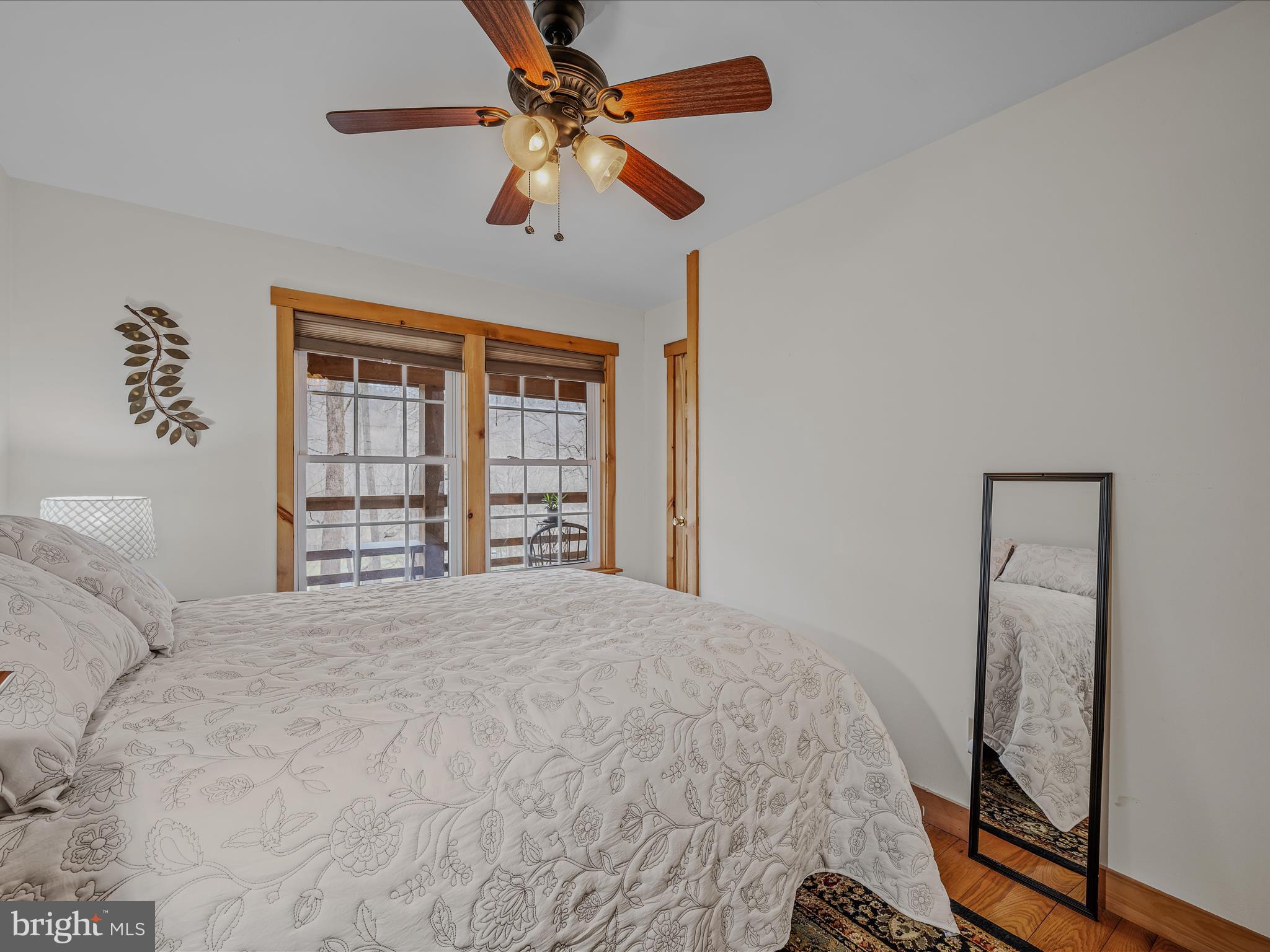 ROUSE MOUNTAIN - Residential