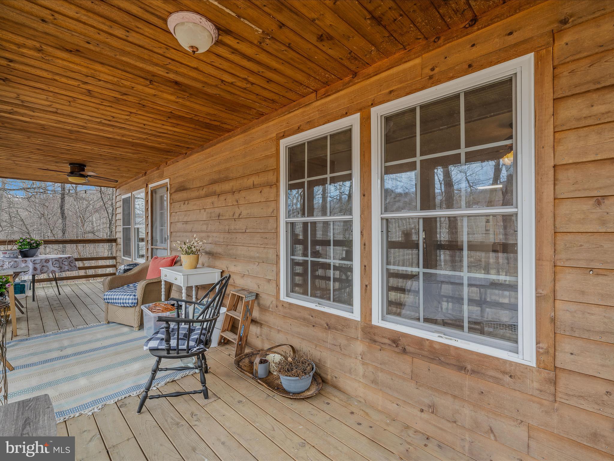 ROUSE MOUNTAIN - Residential