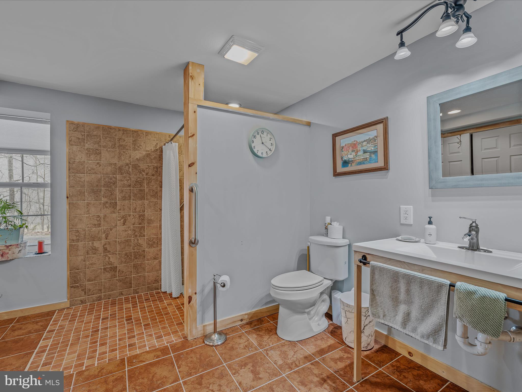 ROUSE MOUNTAIN - Residential