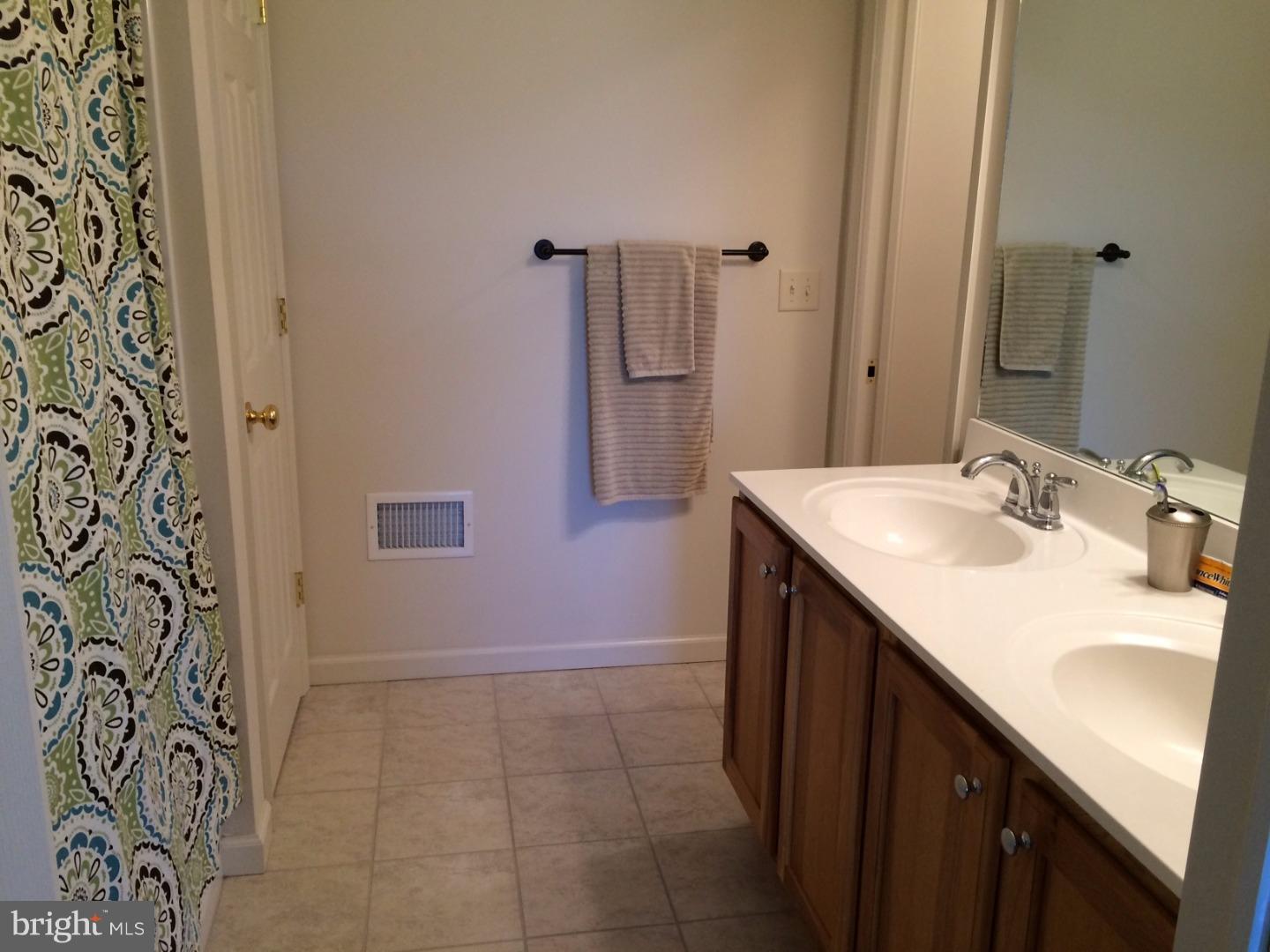 BRADFORD SQUARE - Residential Lease