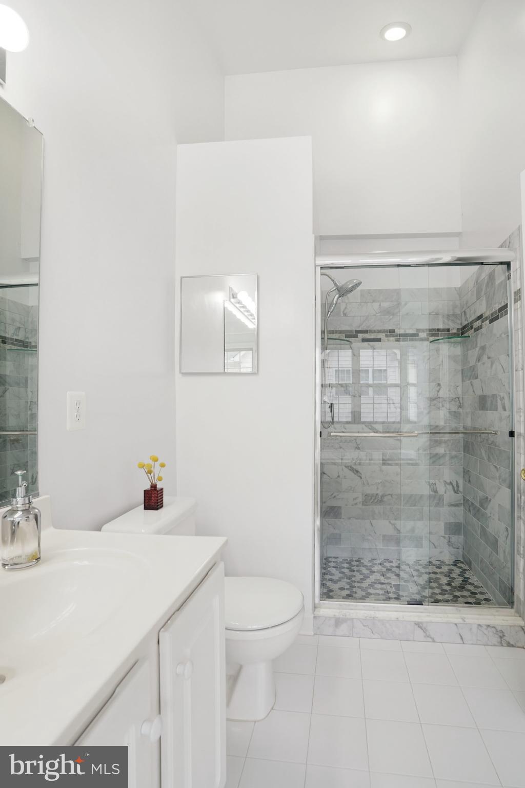 KENSINGTON COURTS - Residential