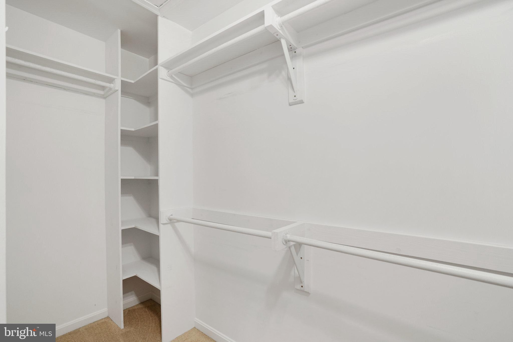 KENSINGTON COURTS - Residential