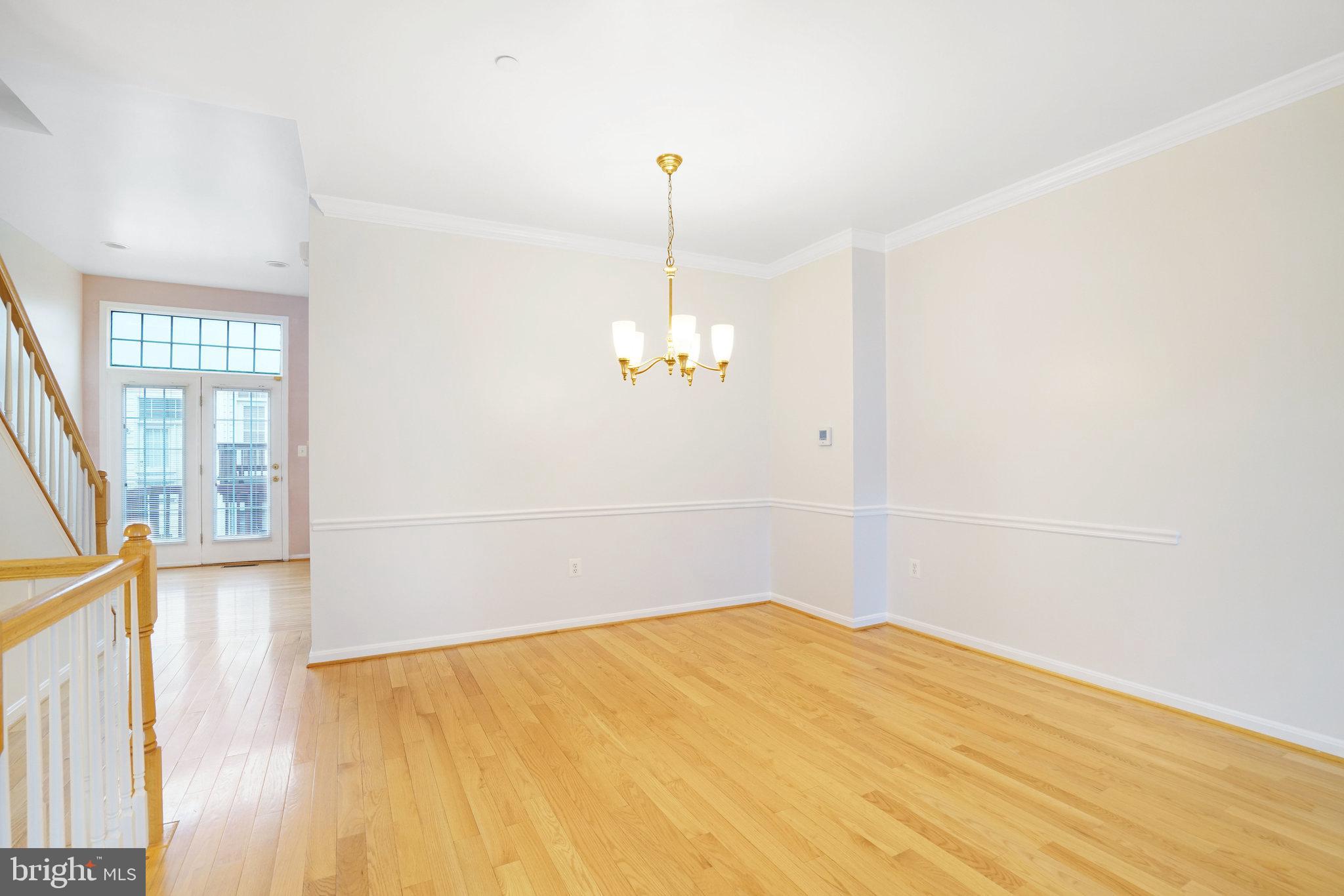 KENSINGTON COURTS - Residential