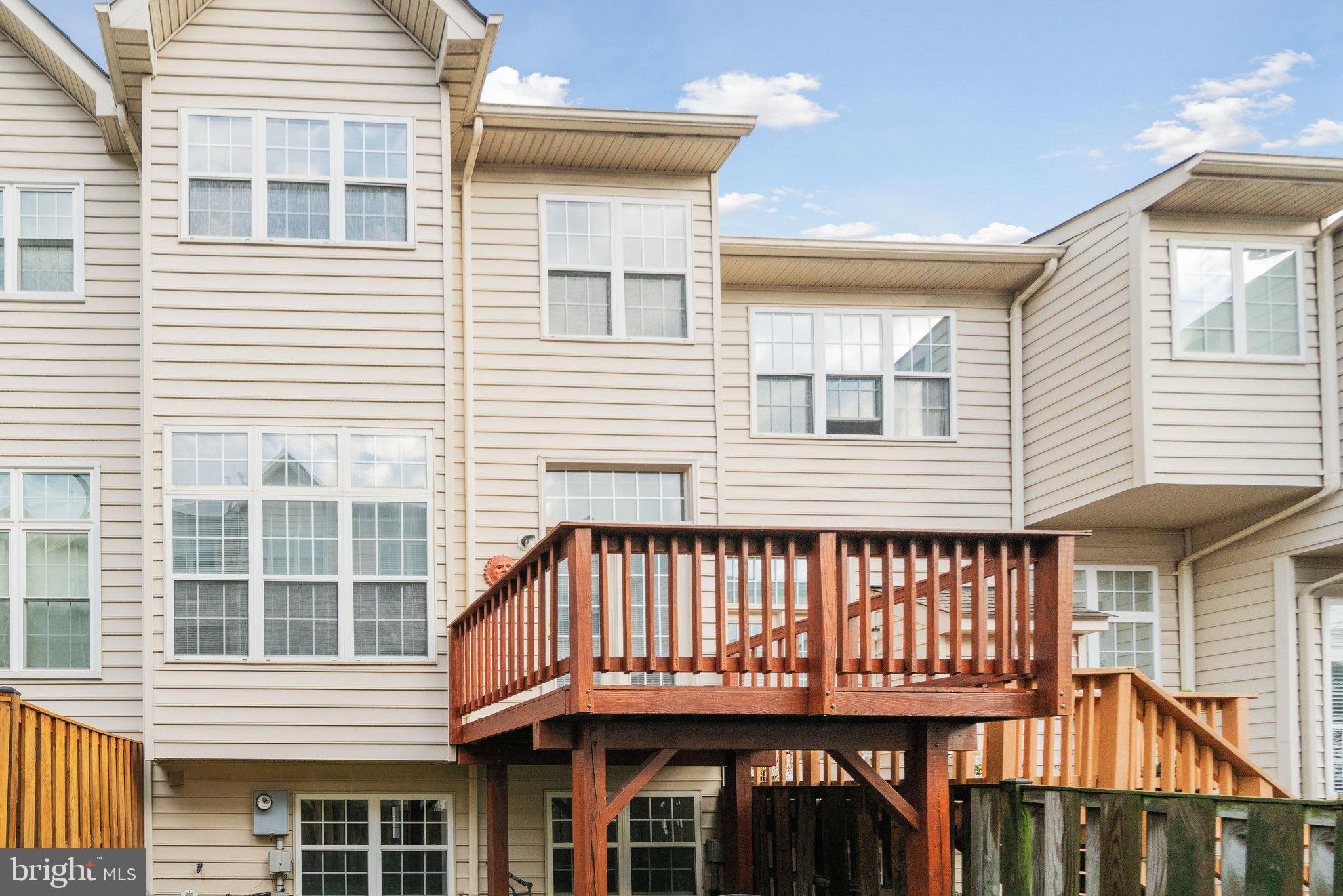 KENSINGTON COURTS - Residential