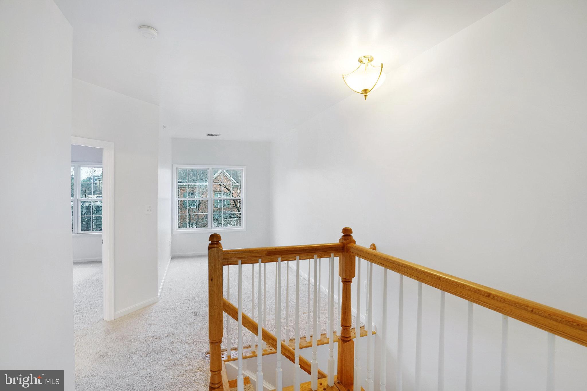 KENSINGTON COURTS - Residential