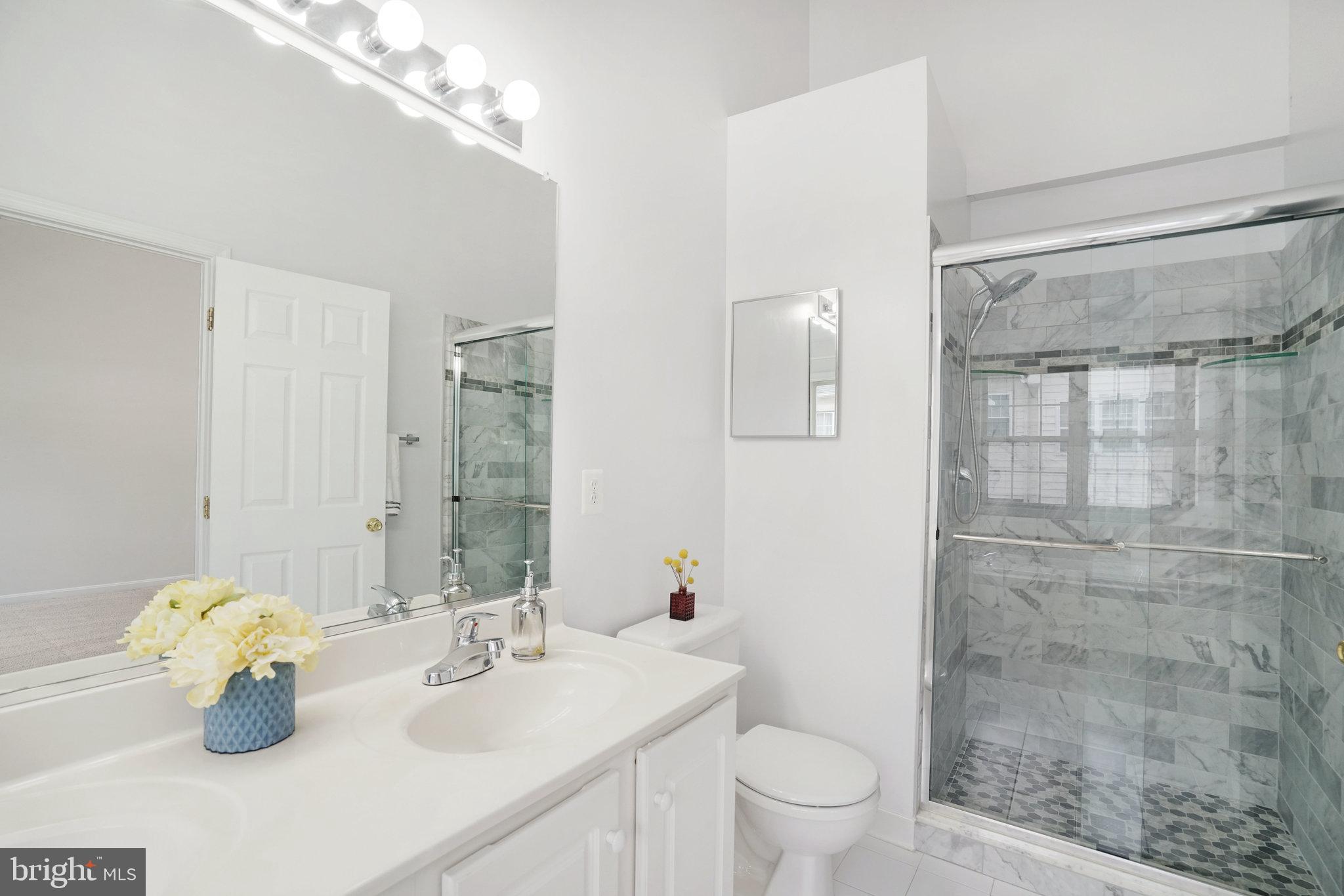 KENSINGTON COURTS - Residential