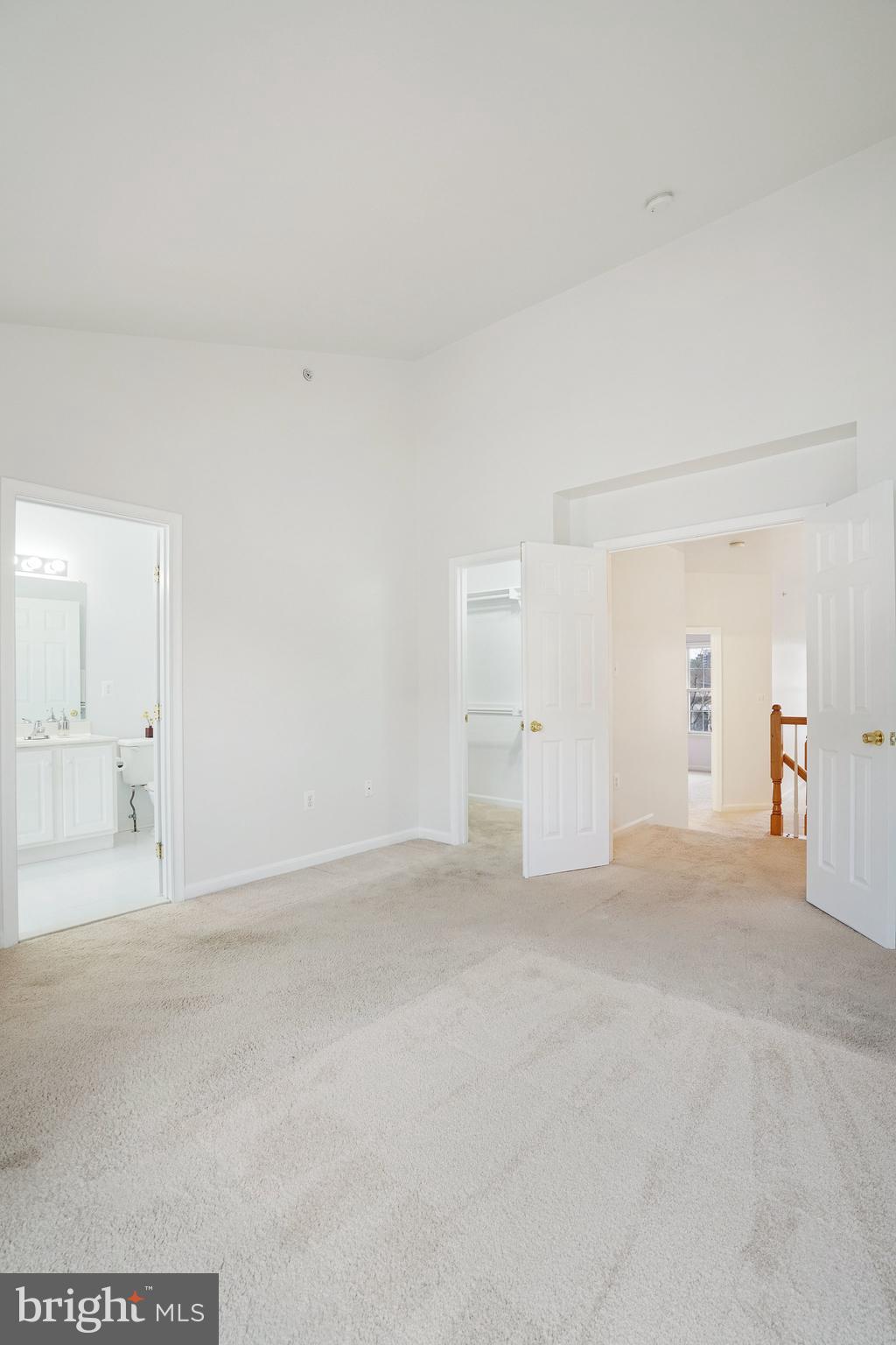 KENSINGTON COURTS - Residential