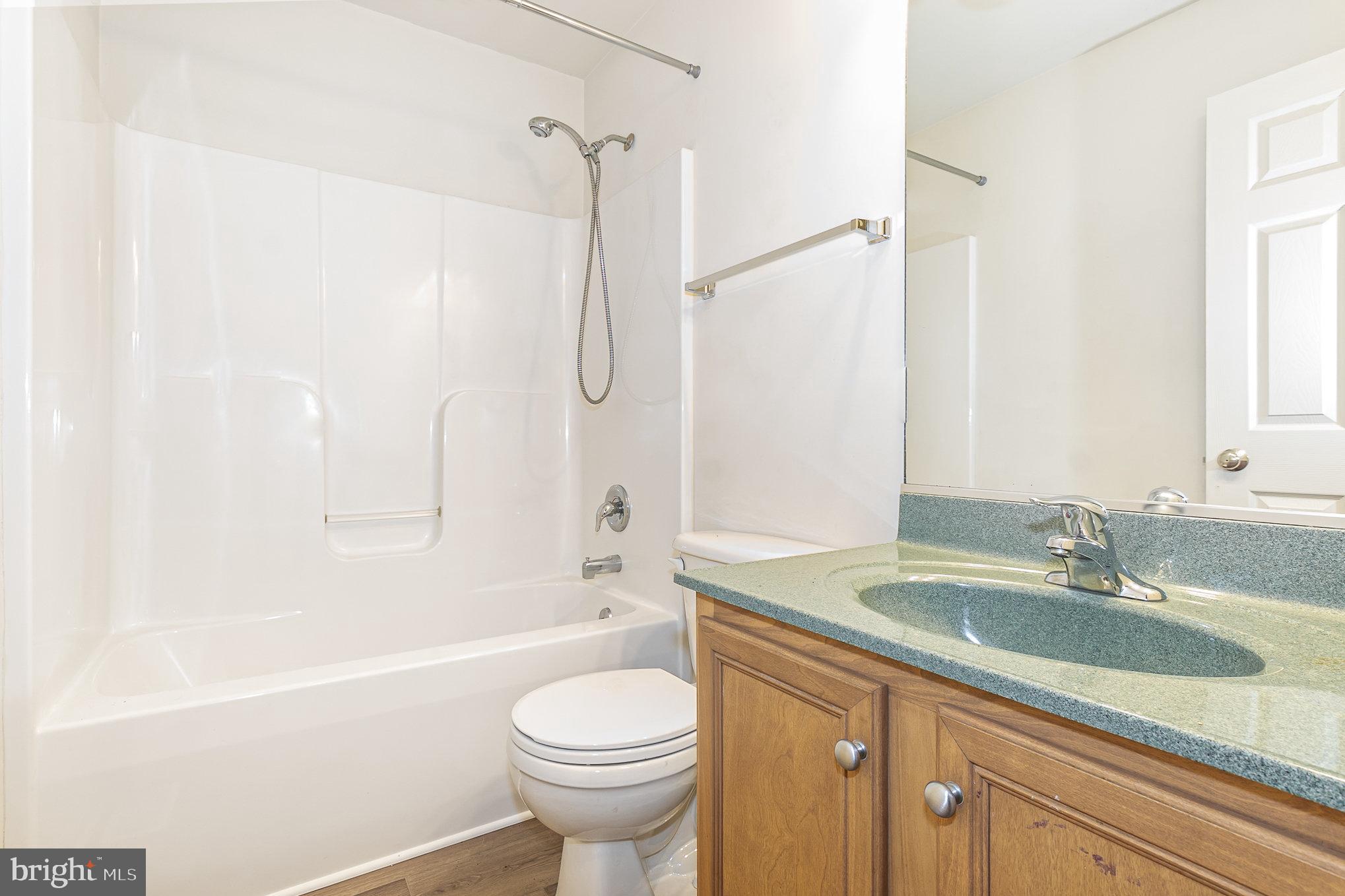 LAKE OF THE WOODS - Residential Lease