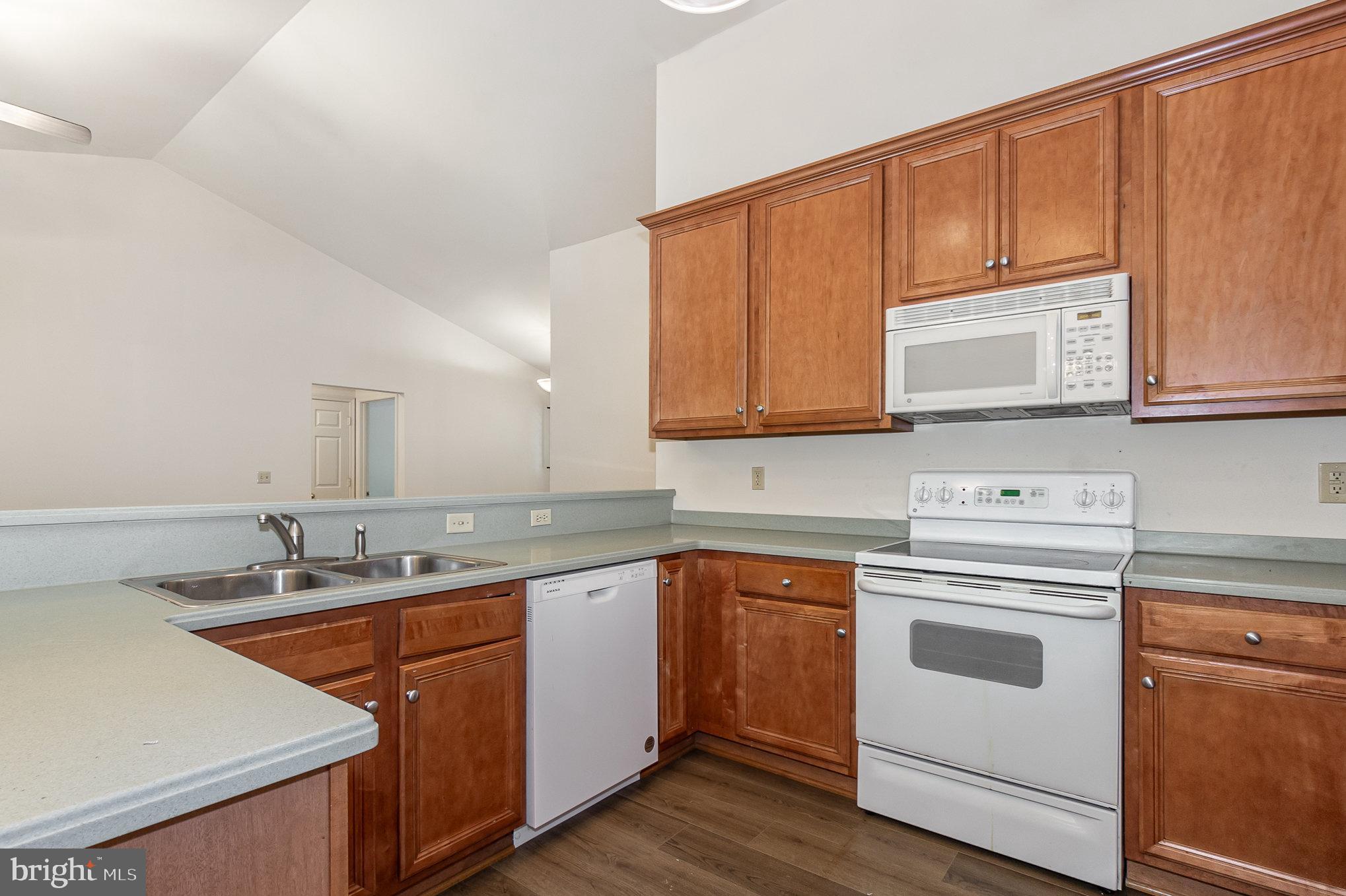 LAKE OF THE WOODS - Residential Lease