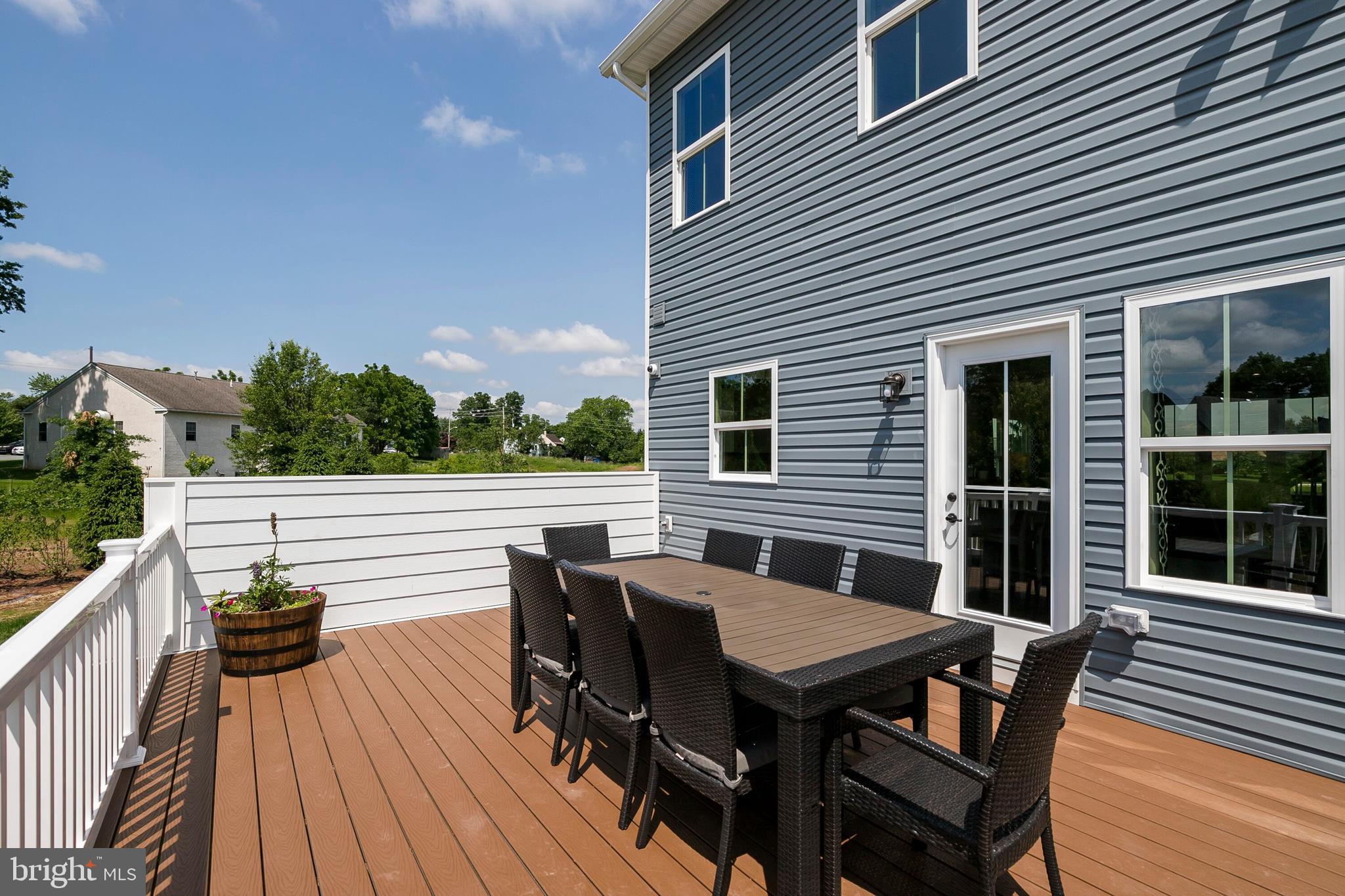 MONTGOMERY VIEW - Residential