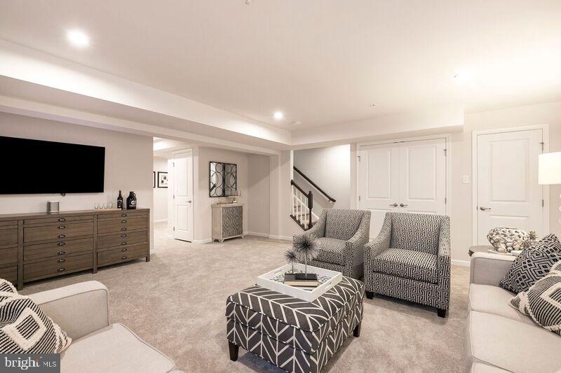 MONTGOMERY VIEW - Residential