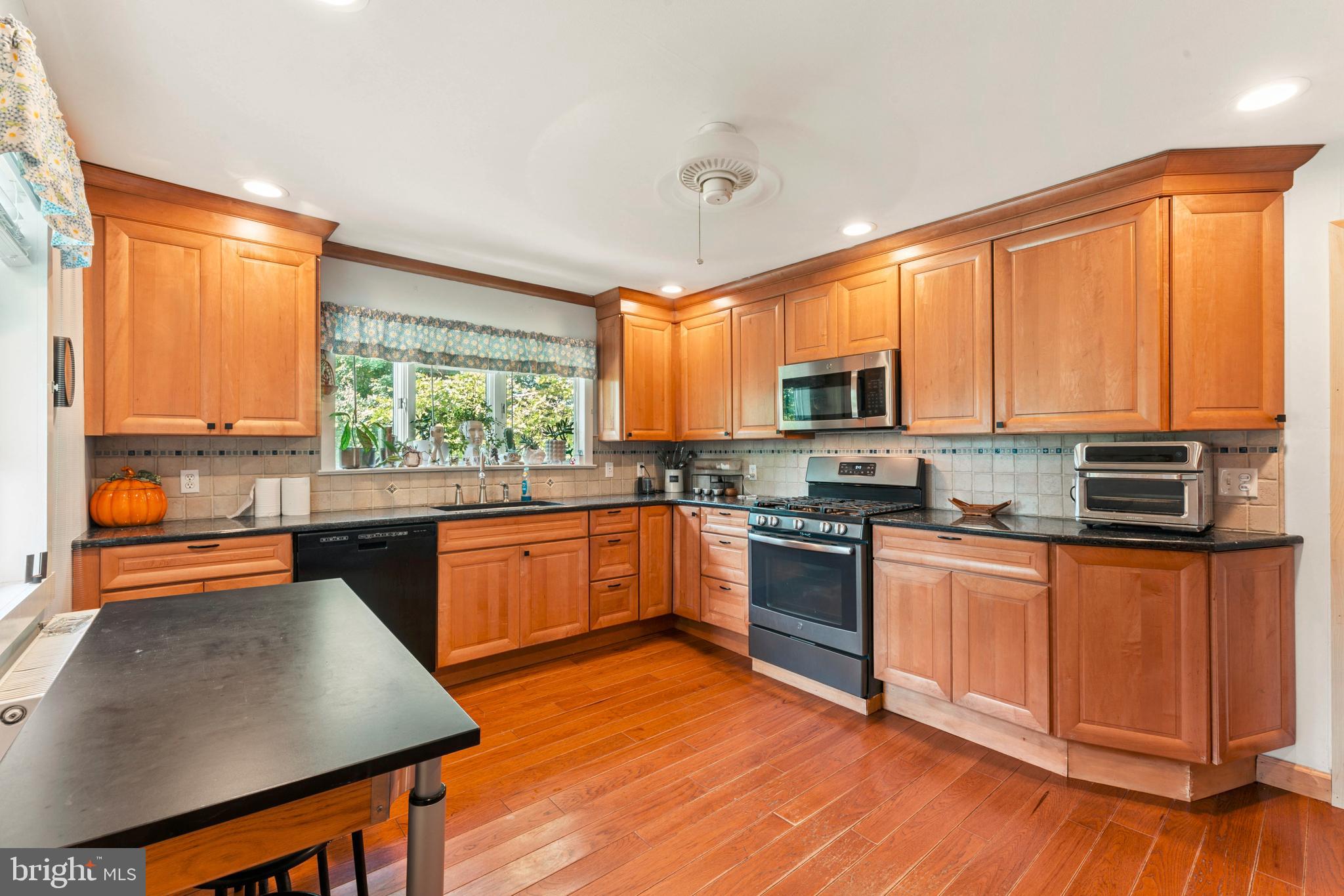 UPPER BLACK EDDY - Residential