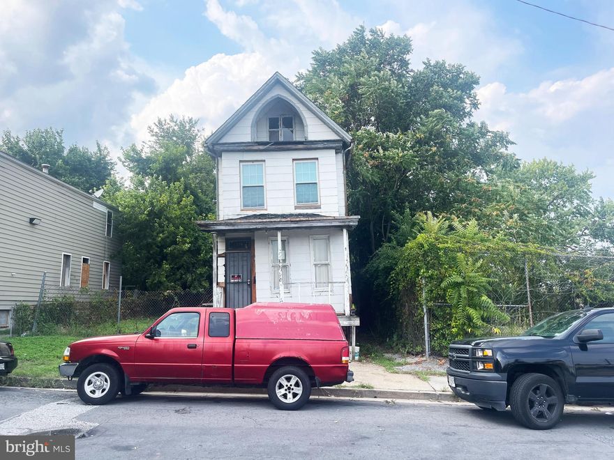 ONLINE AUCTION: Bidding begins 2/19/2025 @ 11:00 AM. Bidding ends 2/21/2025 @ 12:10pm. List price is the suggested starting bid. Deposit: $5,000.

This 2 story detached townhouse is located in the Better Waverly neighborhood of Baltimore. The area is conveniently situated near several notable locations, including Johns Hopkins University & MedStar Union Memorial Hospital. The nearest major traffic artery, Greenmount Avenue, provides easy access to the rest of the city. The property is believed to be occupied.